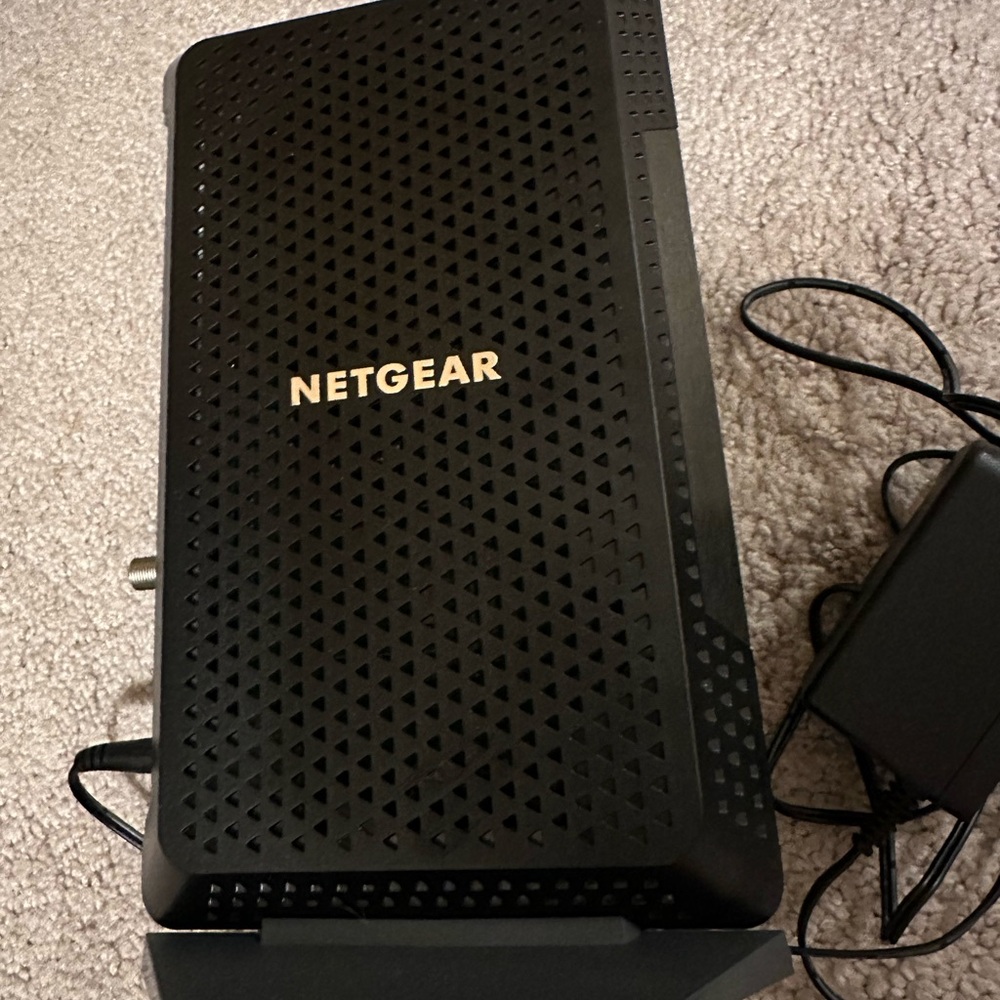 NETGEAR Nighthawk CM 1200 Mult-Gig Speed Cable Modem - Picture 3 of 4